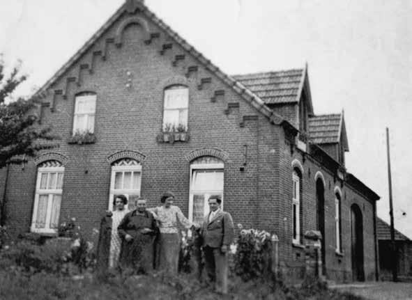 16 Biografie P.J. (Sjang) Geelen (1895-1964) Geboortehuis van Sjang Geelen op Hanssum Neer rond 1936.