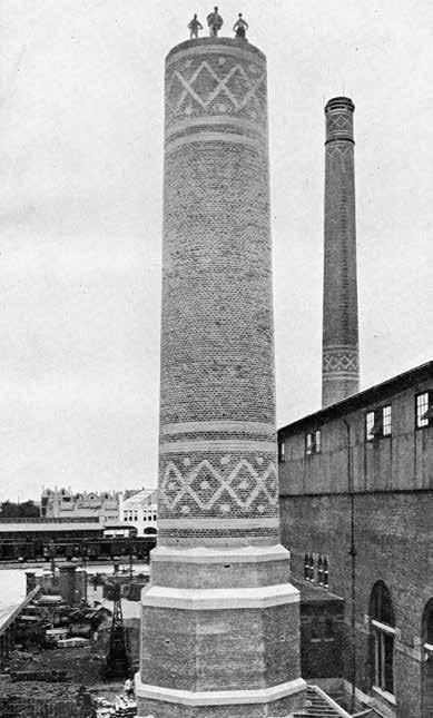 De bouw van kleine en middelgrote schoorstenen werd doorgaans uitgevoerd door één metselaar, geassisteerd door één of meerdere opperlieden.