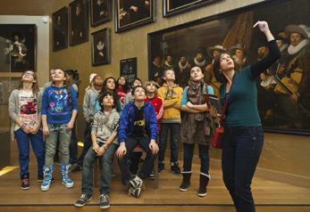 In het Amsterdam Museum Rondje interactief: algemene kennismaking met accent op de 17e eeuw. Rondje interactief: algemene kennismaking met accent op de 19e en 20ste eeuw.