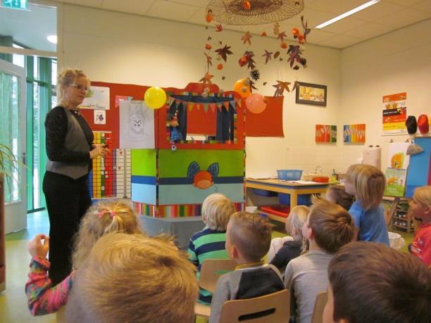 Het ging over monsters en enge griezels. De kinderen vonden het prachtig en deden volop mee. Dat kun je aan de gezichten wel zien. Natascha bedankt!