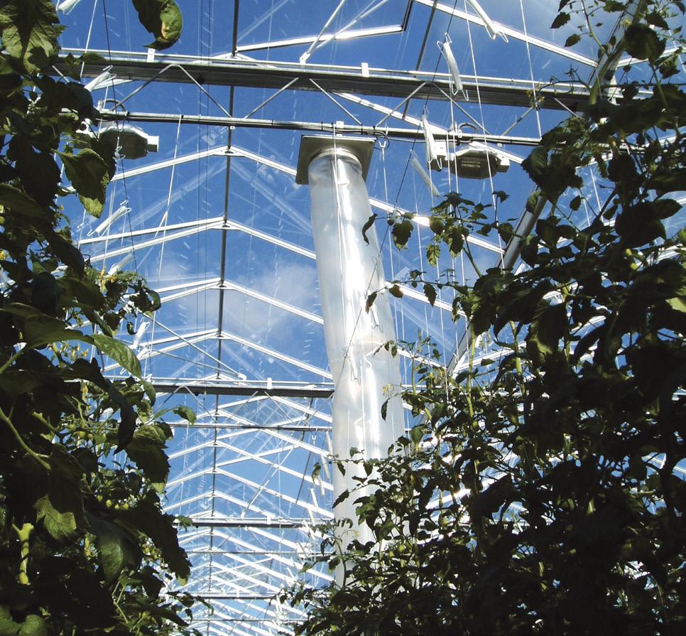 Tuinbouw ventilatorsystemen VERTI-FAN Verticale luchtrecirculatie De meest toegepaste ventilatorsystemen zijn hoog in de kas gemonteerd, recirculeren de lucht alleen horizontaal en maken dus geen