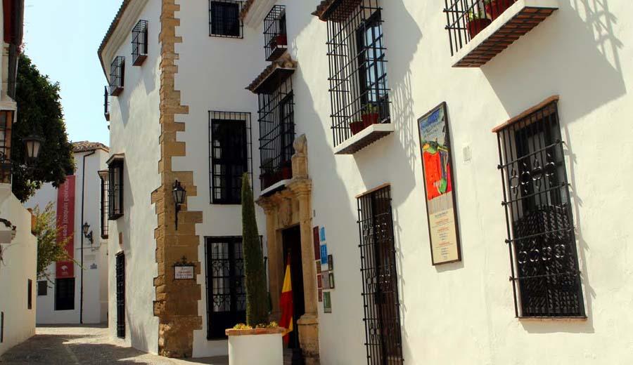 San Gabriel Verscholen in een zijstraat van het historische stadscentrum van Ronda vindt u het charmante hotel San Gabriel.