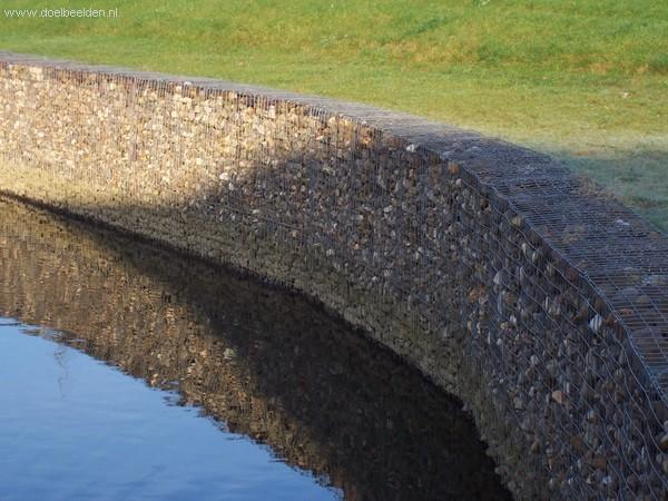 OPENBARE RUIMTE De natuurlijke uitstraling zoals deze voor de woningen gewenst is, zal ook uit de inrichting