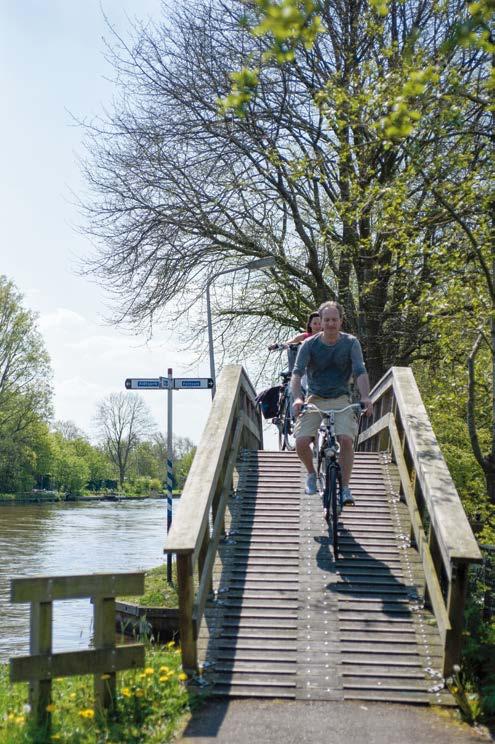 Oerhollands Terug op onze route komen we al gauw bij Bartlehiem, waar we de beroemde houten brug der bruggen