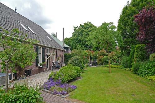 Wonen in Harmelen Harmelen ligt in het westelijk gebied van de Provincie Utrecht tussen Utrecht en Woerden. Harmelen is een typisch Groene Hart gemeente.