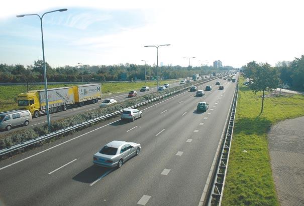 Oplossingsrichtingen die niet voor onderzoek in aanmerking komen In de periode 1997-1999 is al onderzoek gedaan naar een nieuwe Rijksweg 13/16 Rotterdam.