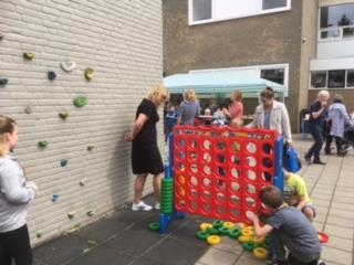 Actiedag De actiedag met sponsorloop op 12 mei is een groot succes geweest.