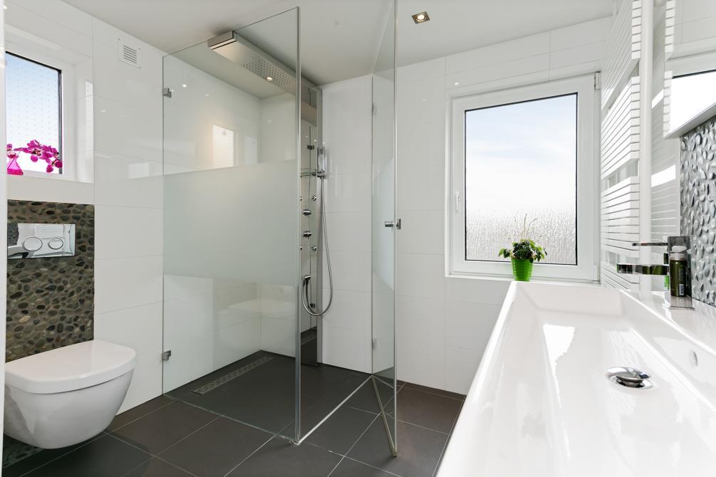 Badkamer: zeer fraaie luxe badkamer(