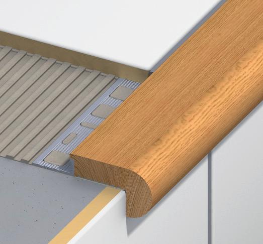 Het traprandprofiel met een loopvlak uit eikenhout, ruw, biedt een decoratieve bescherming voor de traprand. Het is mogelijk het hout zelf te lakken.