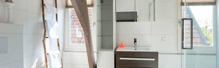 De badkamer is mooi afgewerkt en geniet van inbouwverlichting. De was- stookruimte is praktisch en doeltreffend.