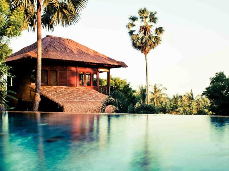 LOCATIE Villa Flow, gelegen in het rustige kustdorpje Seraya Barat in de Karangasem provincie van Oost-Bali, biedt je een unieke ervaring. We hebben deze mooie plek geheel tot onze beschikking.