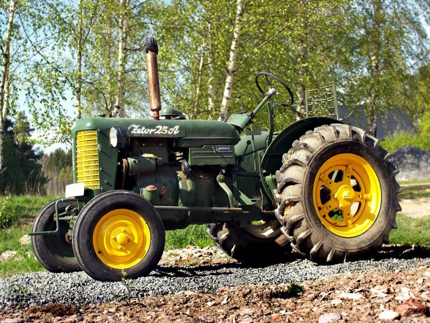 Zetor historie Zetor is in 1945 begonnen met het produceren van tractoren. De productie begon in de autofabriek van "Zbrojovka".