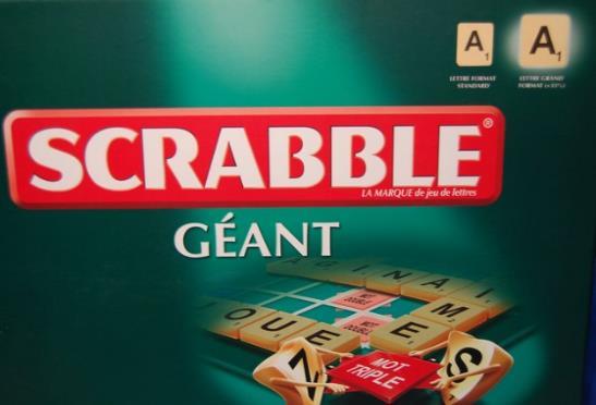 020001720 Scrabble Géant voor slechtzienden, woordenspel voor 2 tot 4 spelers.