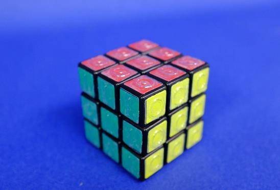 020001989 Tactiele Rubik cube.
