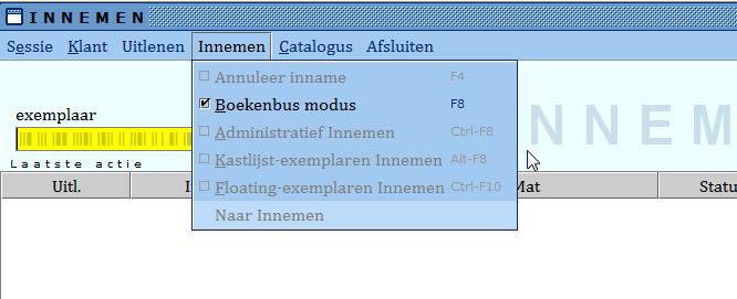 Het inname-scherm heeft ter herkenbaarheid een andere kleur. Scan de barcodes van de ingeleverde materialen. Op het inname-scherm kunt u volgen wat er gebeurt. Zie afbeelding hieronder. N.B.