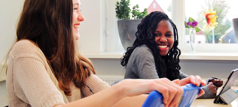 onderwijs met ipads en een digitaal learning portal huisbezoeken bij alle eerstejaars leerlingen mogelijkheid om vakken af te sluiten op