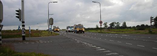 Figuur 4.2 Het verkeer vanuit Steenwijk komt aan vanaf de top van een helling. 4.3 Analyse Het fietsverkeer passeert het kruispunt onderlangs via een fietstunnel.