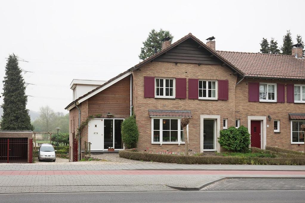 Bijzonderheden Uitbouw en moderniseringen vanaf 1998 Geschikt voor dubbele bewoning Huisweide biedt mogelijkheden voor bv.