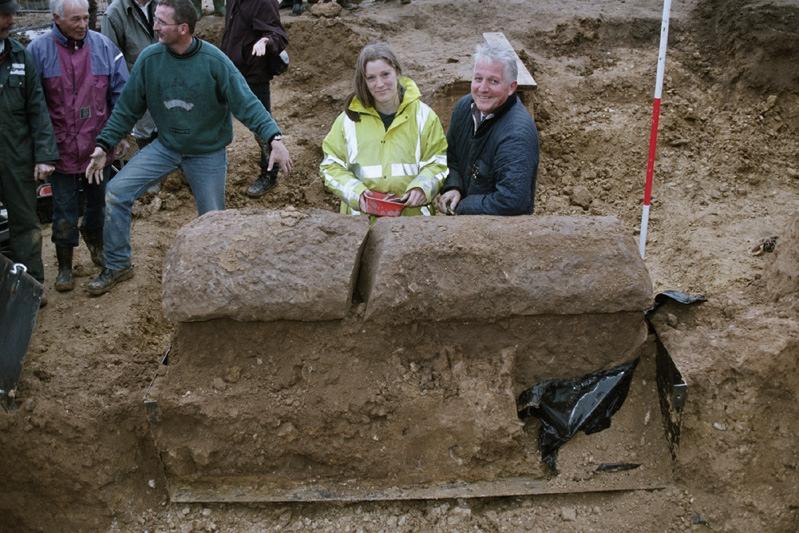 Interview Tessa de Groot Tessa de Groot die op 27 september een lezing voor onze Kring verzorgt is momenteel werkzaam als senior onderzoeker Romeinse tijd bij de nieuwe Rijksdienst voor Archeologie,