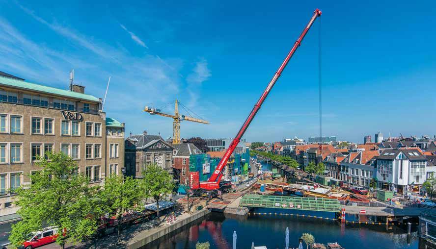 4 Bouwput fundering De V-vormige pijlers van de brug staan samen met de fundering iets van de kade af.