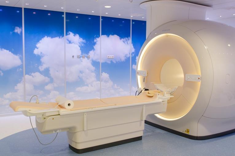 De MRI Aansluitend aan het CT-onderzoek wordt er een MRIscan gemaakt.