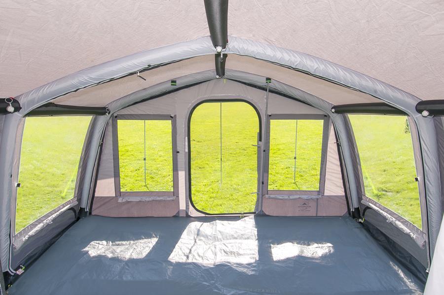 SunnCamp biedt moeiteloos comfort en kwaliteit met het oppompsysteem voor trailertenten In plaats van de gebruikelijke tentstokken, hebben de SunnCamp AirVolution-producten duurzame luchtbuizen die