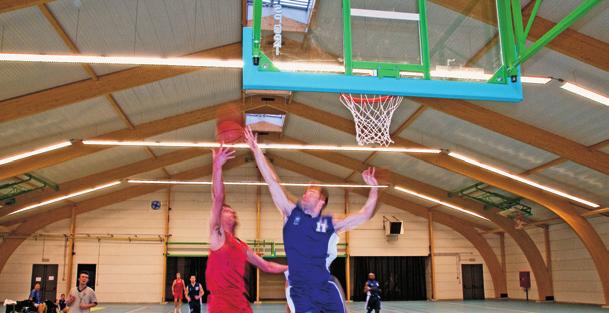 Sporthal - Brussel Cette salle de sport multifonctionnelle est déjà la troisième salle de sports que Pellikaan a construit pour le compte de la ville de Bruxelles.