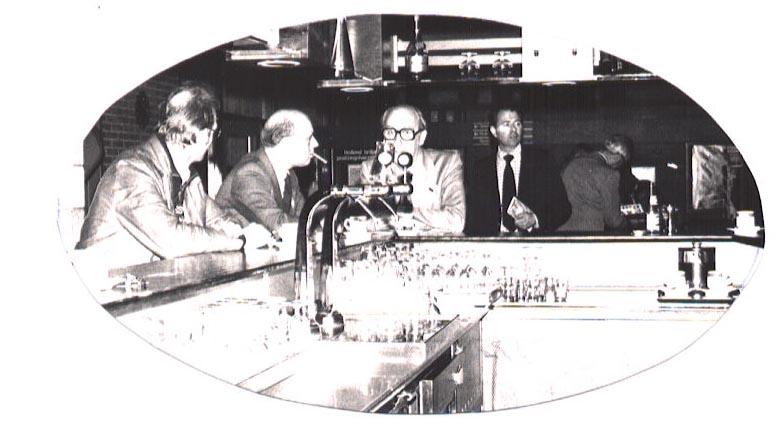 1. 1968-1972 Dit zijn de beginjaren van Het Postmerk. De oprichtingsvergadering werd in De Schouw gehouden. En het eerste bestuur werd geïnstalleerd.