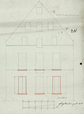 In 1828 liet de heer De Raedt de voorgevel van het Hooghuys verbouwen. De afwezigheid van een voordeur is te verklaren doordat de toegang van het huis zich in de rechterzijgevel bevond.
