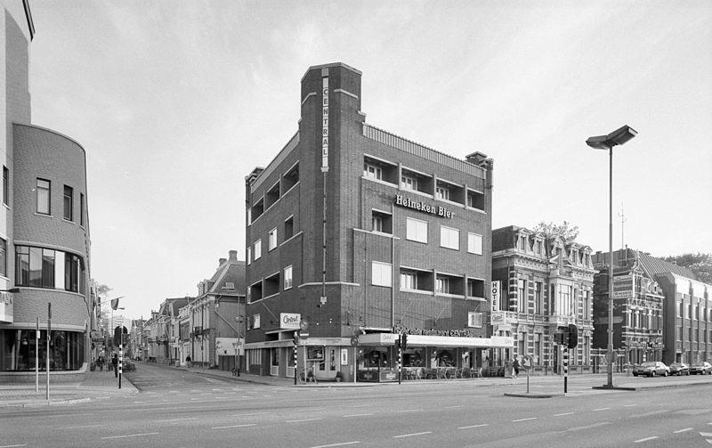 Het uitgangspunt Hotel P. Mulders (architect C.M.B. v.d. Beld) Het voormalig Hotel P.