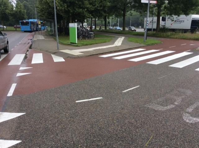 als uitvoeringstechnisch vragen oproepen. Case 1 Eind maart 2016 is een nieuwe bushalte op de Willem Dreeslaan aangelegd.