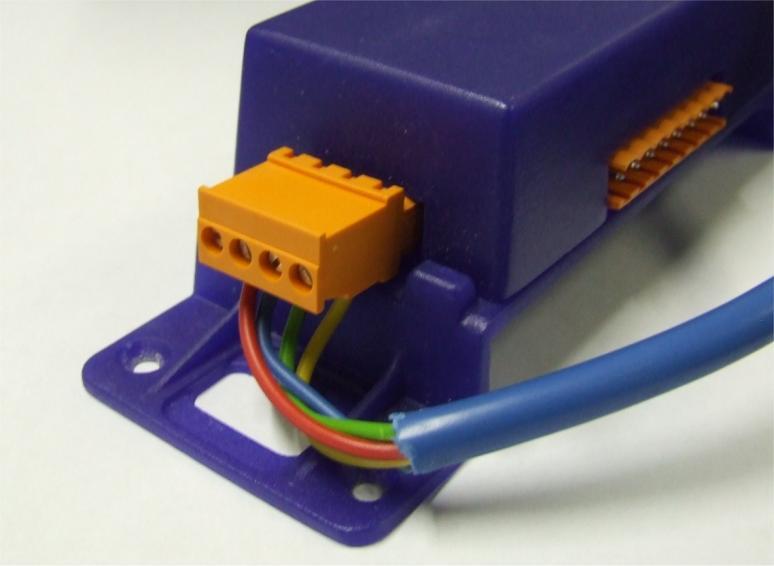(1) 4-polige schroef connector en gestripte M-Check kabel.