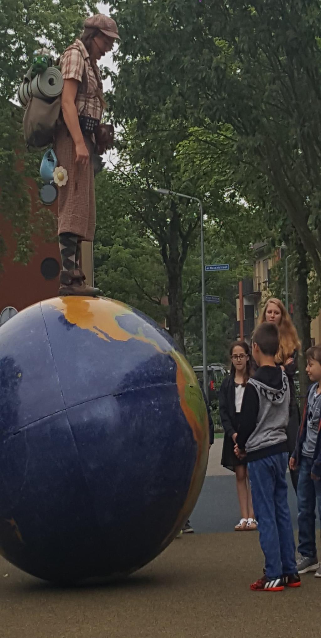 LANDENPROJECT In de maand mei zijn we druk geweest met het Landenproject: elke klas had een land of werelddeel uitgekozen.