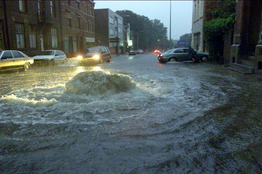 Verantwoording effecten van maatregelen Tevredenheid van inwoners Hoogte rioolrechten Kwantitatieve effecten - Riooloverstorten (modellen, metingen) - Water