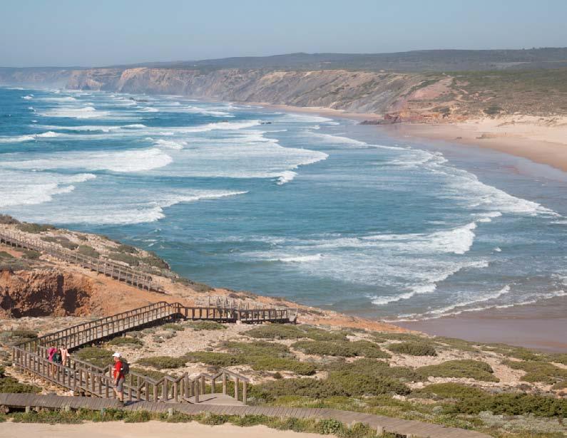 Rota Vicentina In 2012 lanceerde de Algarve de Vincentina Route, langs de ruige westkust van de regio.