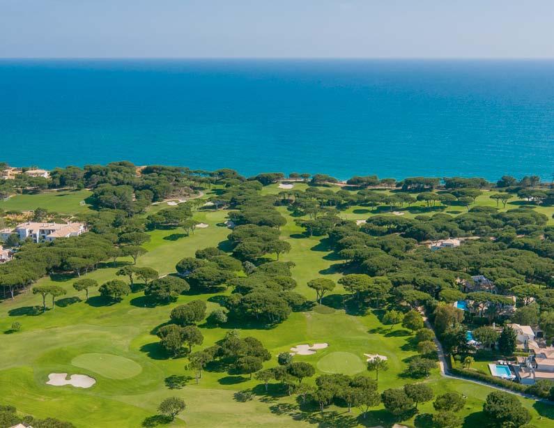 Het golferswalhalla De golfbanen van de Algarve garanderen een subliem spel, met fairways en greens die altijd in perfecte staat verkeren.