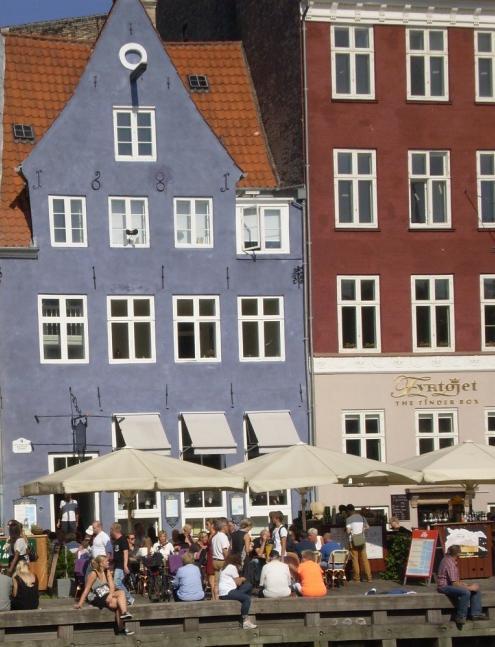 Dus stap op de fiets en ontdek Denemarken op twee wielen! Dag 1 - vanaf de opstapplaatsen vertrekken we per touringcar naar Denemarken. Via Bremen, Hamburg en Flensburg rijden we naar Kolding.