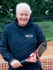 Gedurende deze jaren was ik bij verschillende tennisclubs in de regio werkzaam, waarvan de laatste 18 jaar bij twee verschillende verenigingen tegelijk en voel me hierdoor een echte clubtrainer.