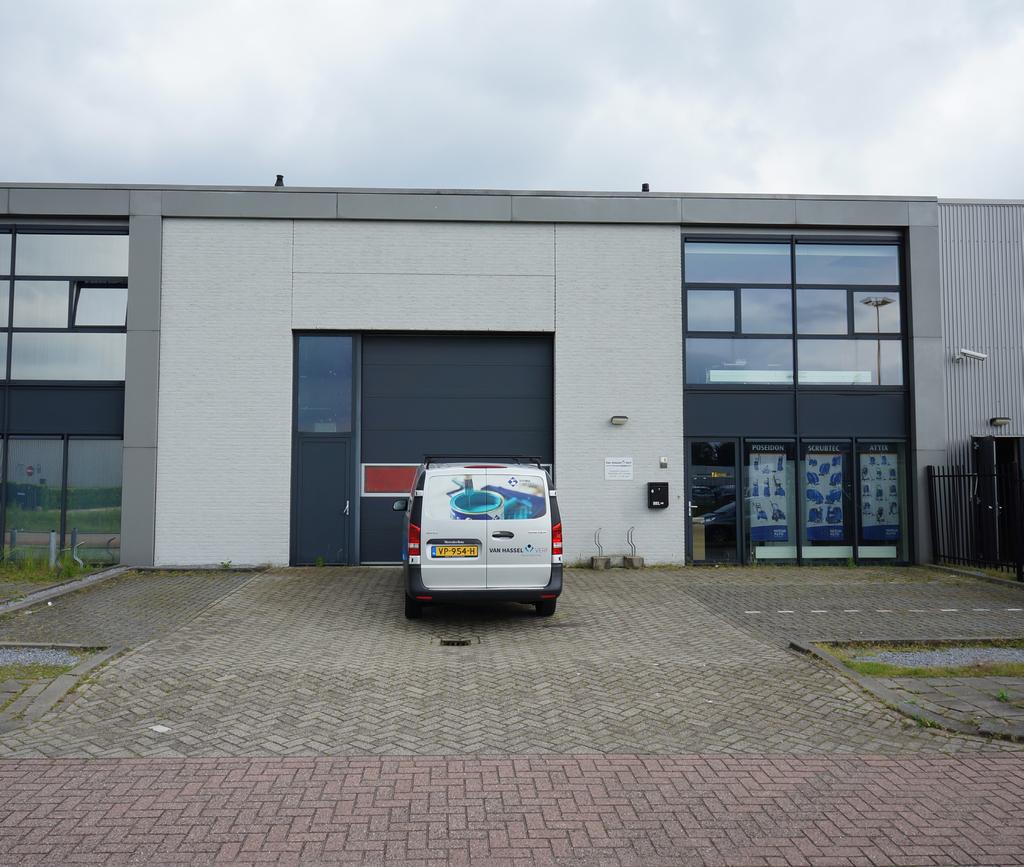 Bedrijfsruimte met kantoorruimte B Heilaar-Noordweg 6, Breda Bedrijfsruimte circa 290 m² met kantooruimte circa 100 m² Gelegen op bedrijventerrein Heilaar in Breda-West
