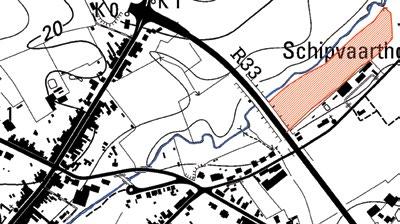 Figuur 5-9: Situering van het GOG stroomafwaarts de Oostlaan te Poperinge in het modelgebied van de Poperingevaart met aanduiding van de aan te leggen dijken (dikke rode lijn) GOG