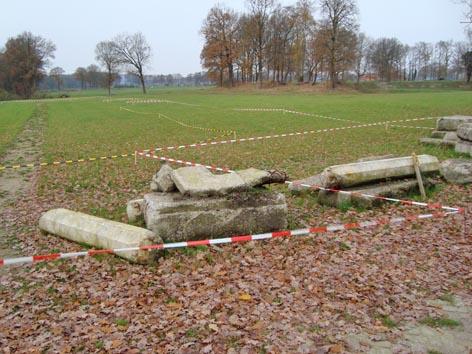 Plan bezoekerscentrum Het voornemen bestaat om langs de zuidrand van het terrein een bezoekerscentrum te realiseren met een grondvalk van circa 6 x 2 meter.