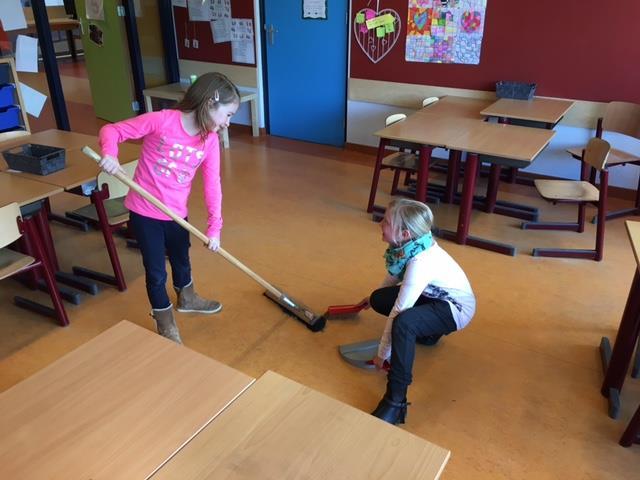 Groep 5 Weekbeurt: Jaidy en Kyano Huiswerk: Spelling: wij oefenen deze week met de regels geit, pauw en lachen. Geit: je kunt niet horen of je ei of ij schrijft. De woorden met ei moet je onthouden.