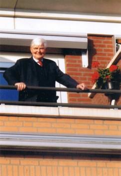 Elisabeth A. Roovers (1915-2001) x 1939 Theodorus J. van HOOFF (1916-1986) aa. Johanna van Hooff (1945) x 1964 Petrus O.M. MEEUWIS (1941) 2.