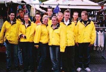 Vanaf september 2004 surveilleren iedere maandag, woensdag en vrijdag studenten van het Mondriaancollege op het marktterrein.