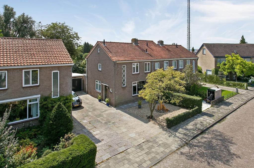Ruisdaelstraat 13 4462 AC Goes Inleiding Anthonise Makelaars biedt aan: sfeervolle instapklare half vrijstaande woning met garage!