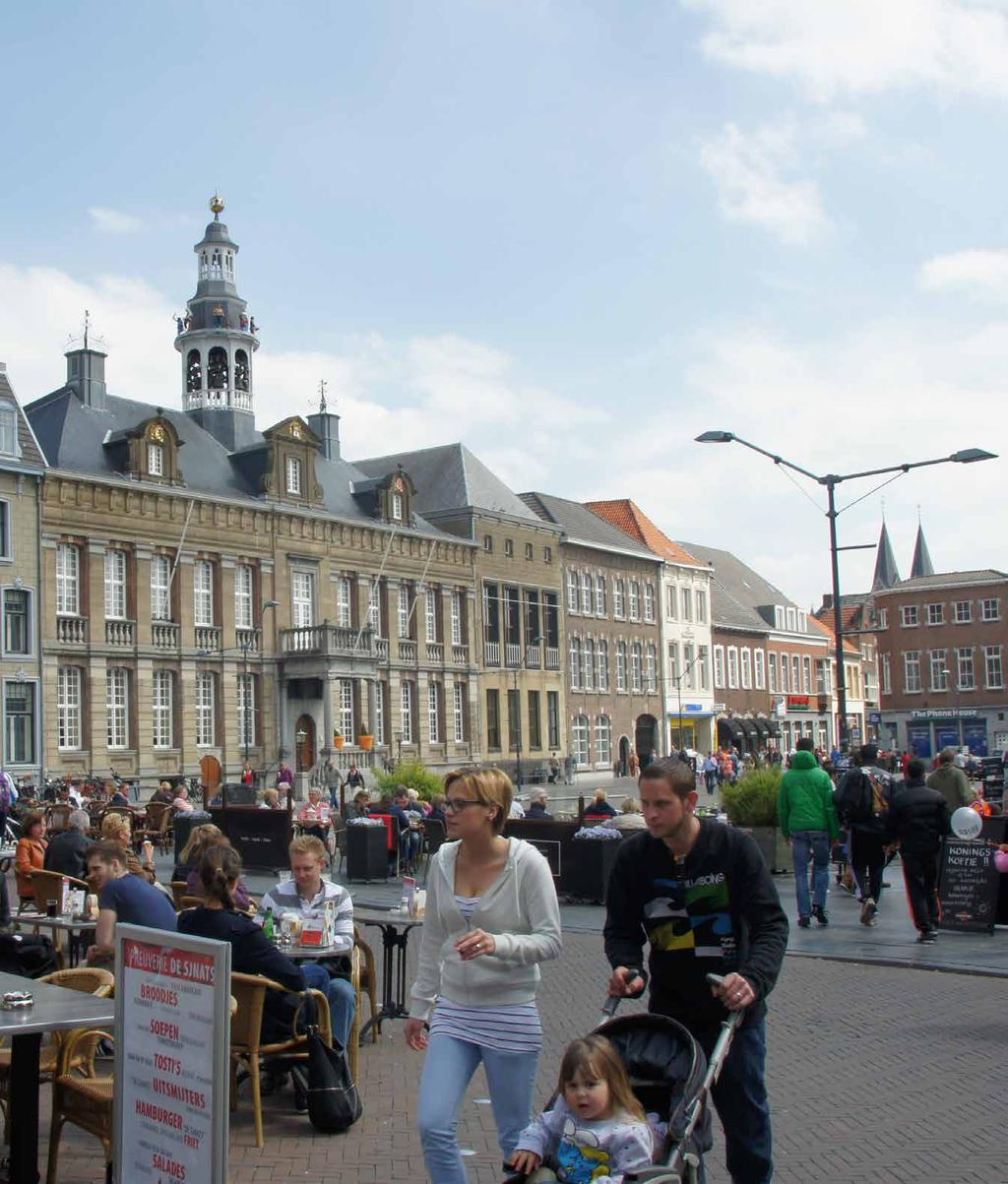 3.1 Krachten bundelen in de binnenstad In 2030 heeft de compacte historische binnenstad van Roermond door intensieve samenwerking een diverse mix van winkels, horeca, cultuur, recreatie, onderwijs,