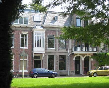 De parkrandwoningen van beide bouwblokken vormen