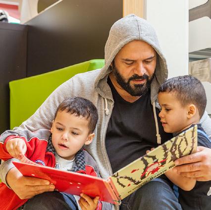 Je kunt hier wachten op je kinderen die les krijgen of een geweldige tijd in één van de labs hebben. Ga je naar de bioscoop aan de overkant? Kom dan vooraf eens eten bij OPEN.