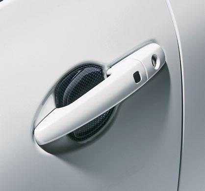 Dakspoiler in carrosseriekleur 99110-53R00-ZVR (Pure White Pearl)
