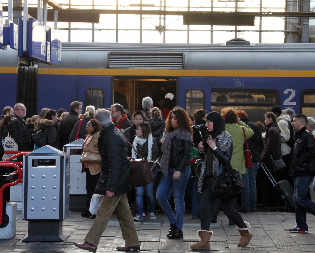 Webcare bij Nederlandse Spoorwegen haalt de reiziger naar